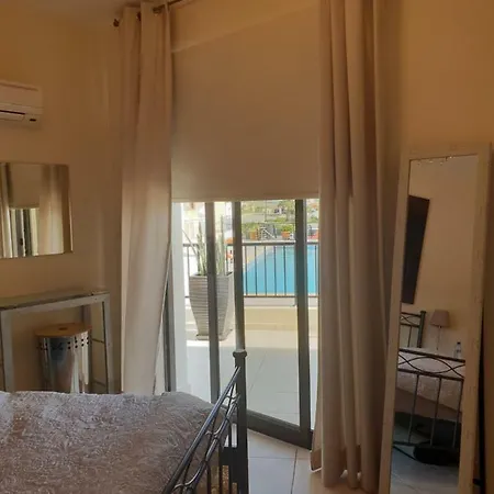 Luxury One Bedroom Apartment